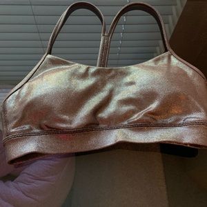 Lululemon size 4 Flow Y Nulu Bra
